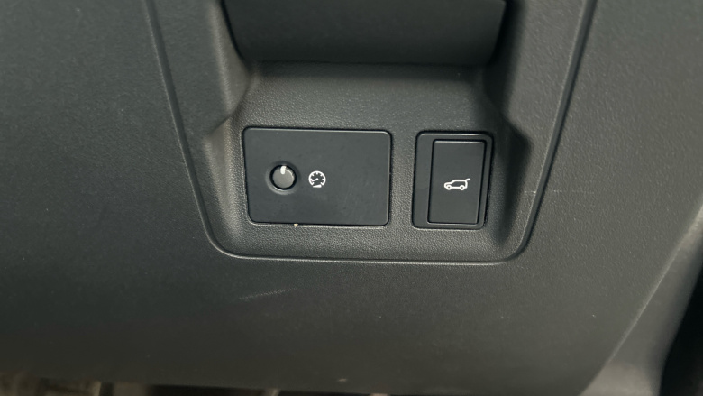 Land Rover Range Rover Velar 2.0 D200 MHEV Dynamic SE 5dr Auto Diesel Estate